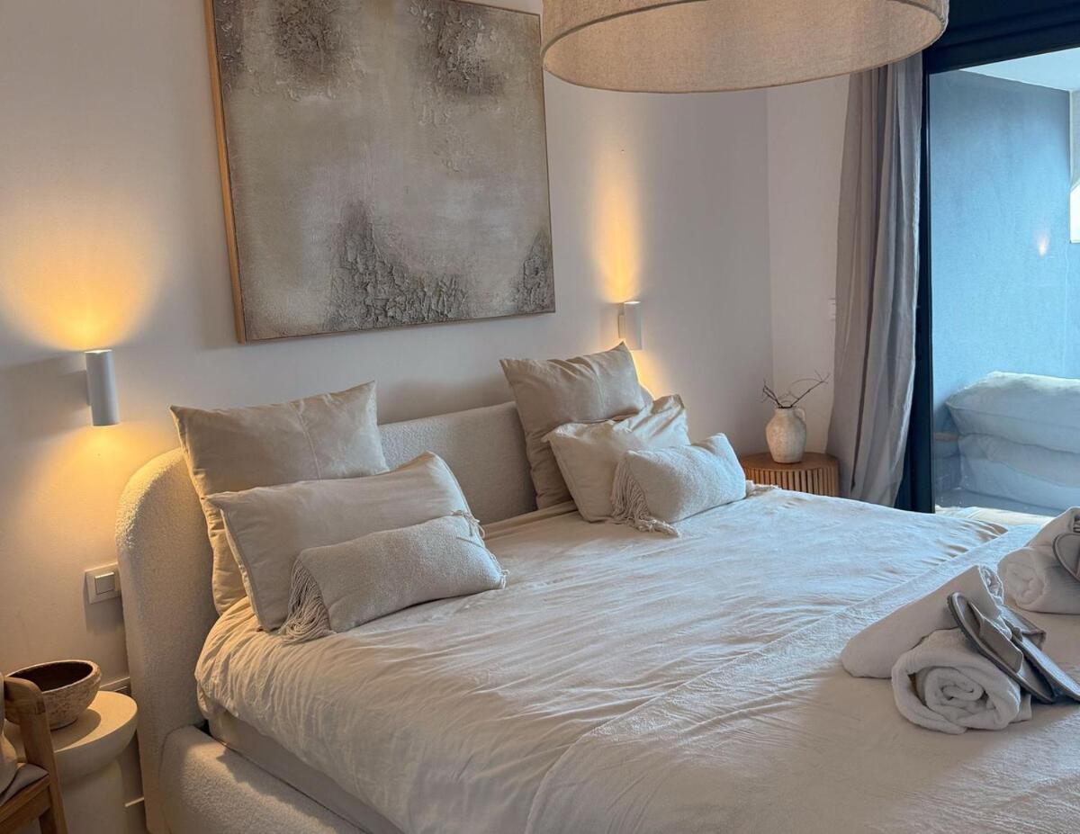 Apartamento Oasis Seaside Elegance With Ocean & Mountain View