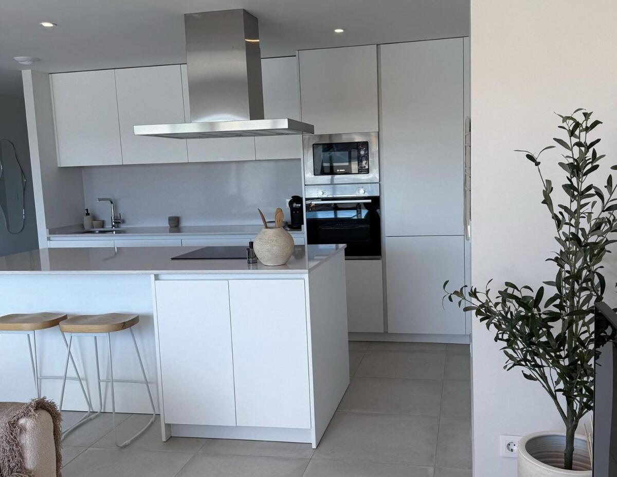 Oasis Seaside Elegance With Ocean & Mountain View Estepona