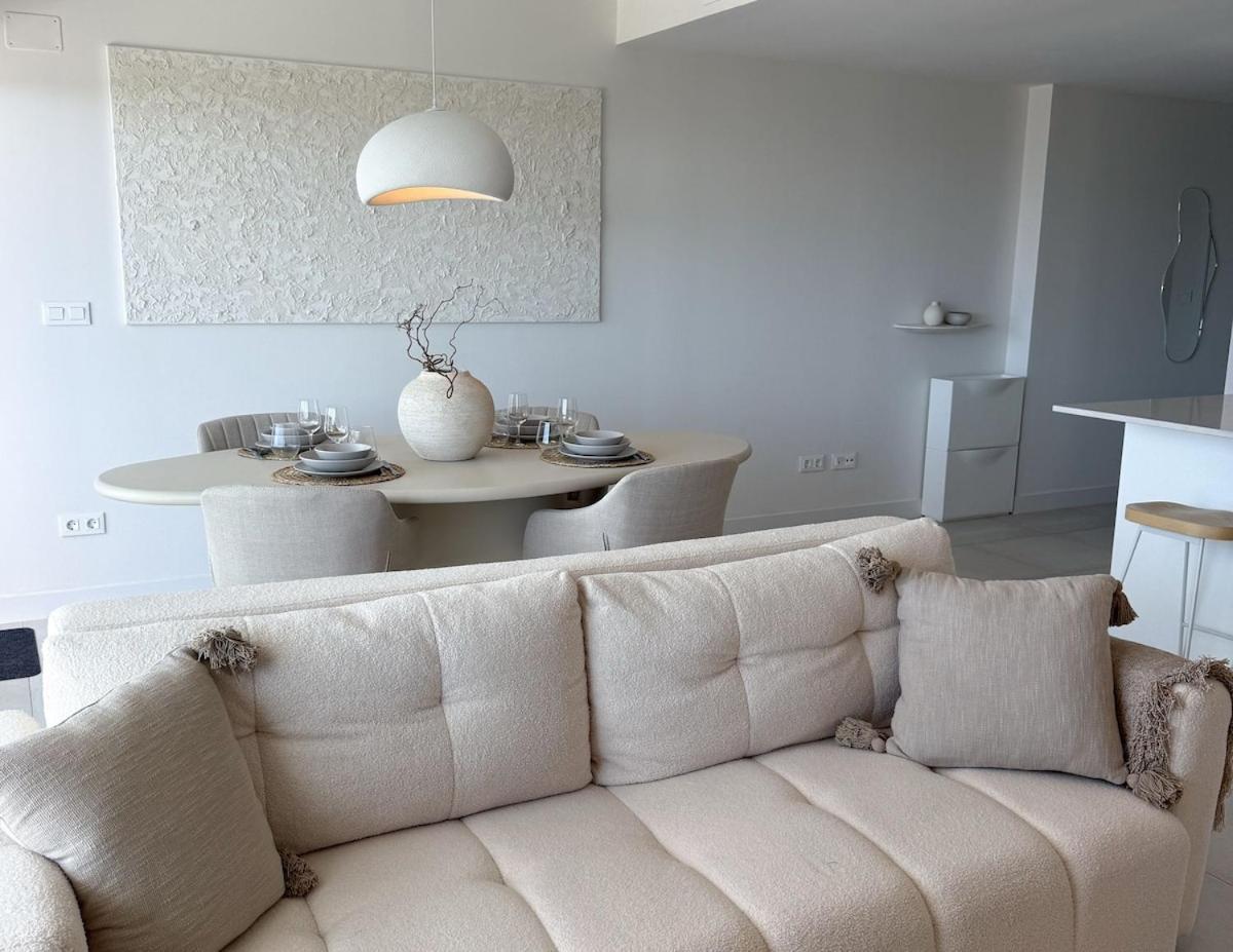 Oasis Seaside Elegance With Ocean & Mountain View *